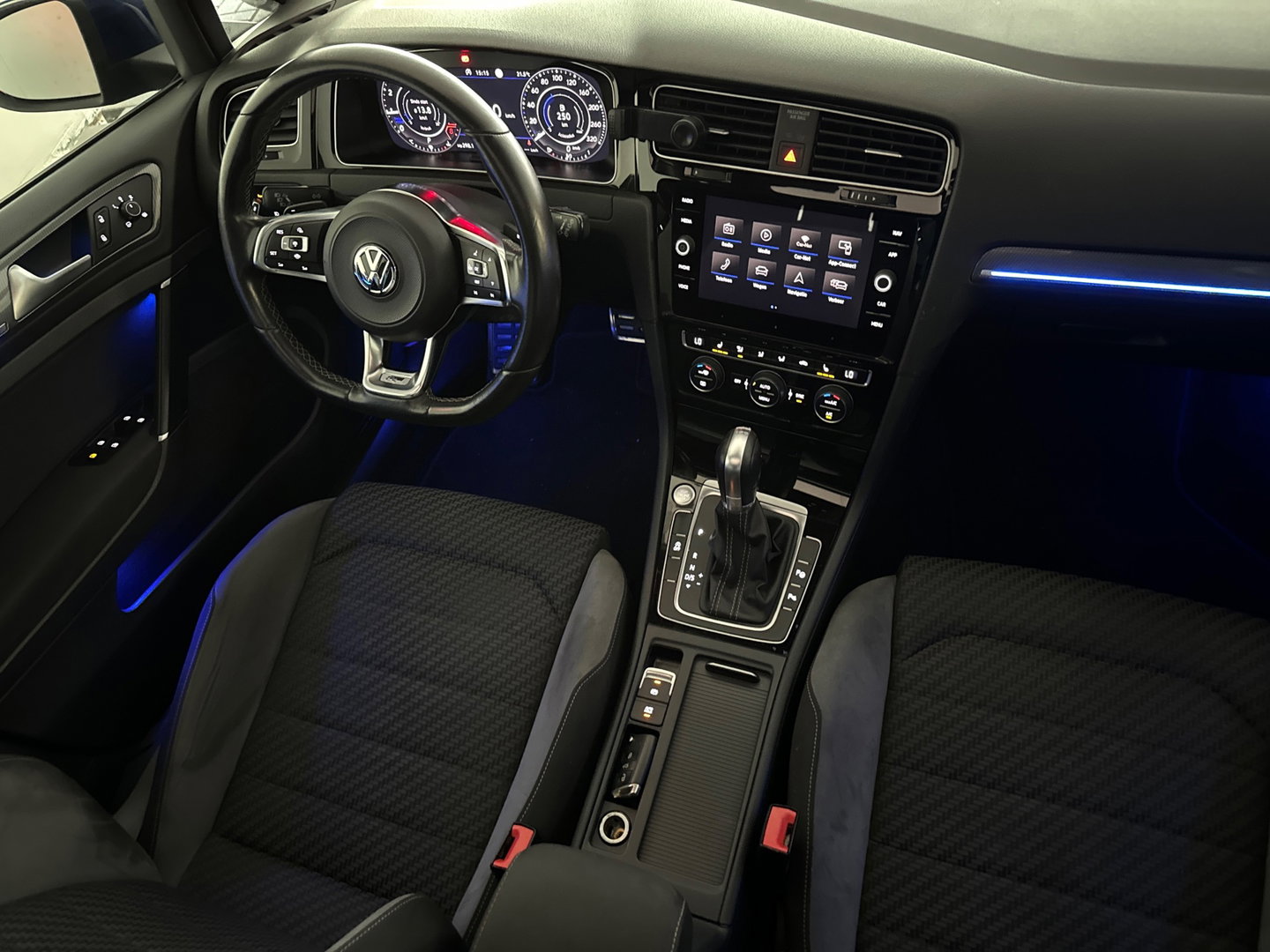 Volkswagen Golf 1.5 TSI R-Line Pano|Dynaudio|Sfeerverlichting|Camera