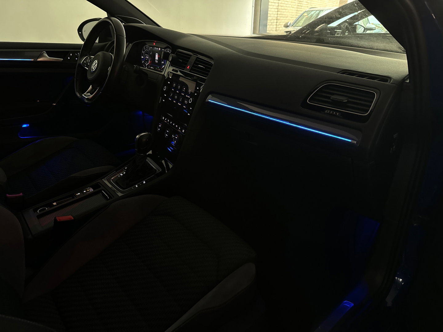 Volkswagen Golf 1.5 TSI R-Line Pano|Dynaudio|Sfeerverlichting|Camera