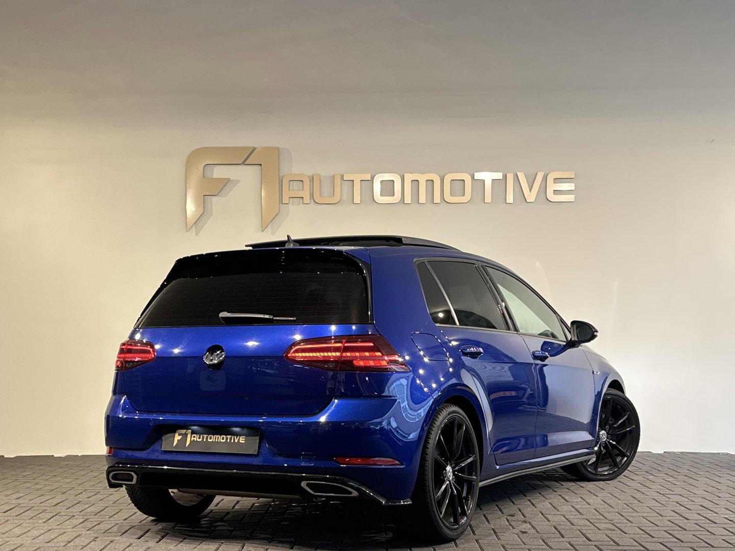 Volkswagen Golf 1.5 TSI R-Line Pano|Dynaudio|Sfeerverlichting|Camera