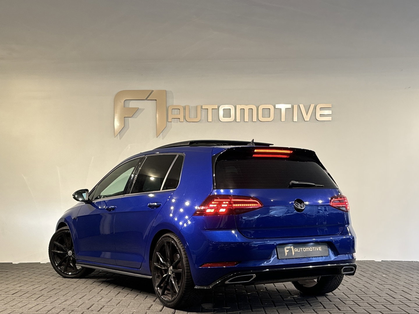Volkswagen Golf 1.5 TSI R-Line Pano|Dynaudio|Sfeerverlichting|Camera