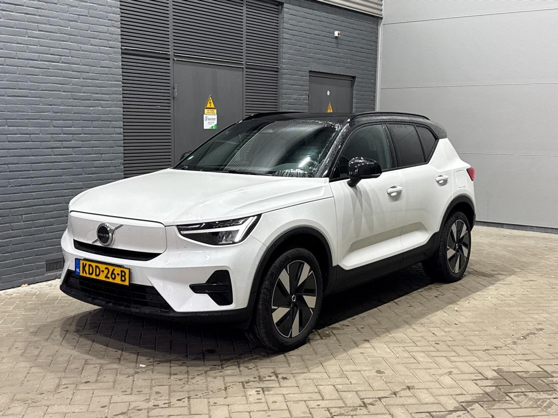 Volvo XC40 Single Motor Extened Range Core | 82 kWh | Trekhaak | Camera | Getint glas | Cruise Control | 19 Inch