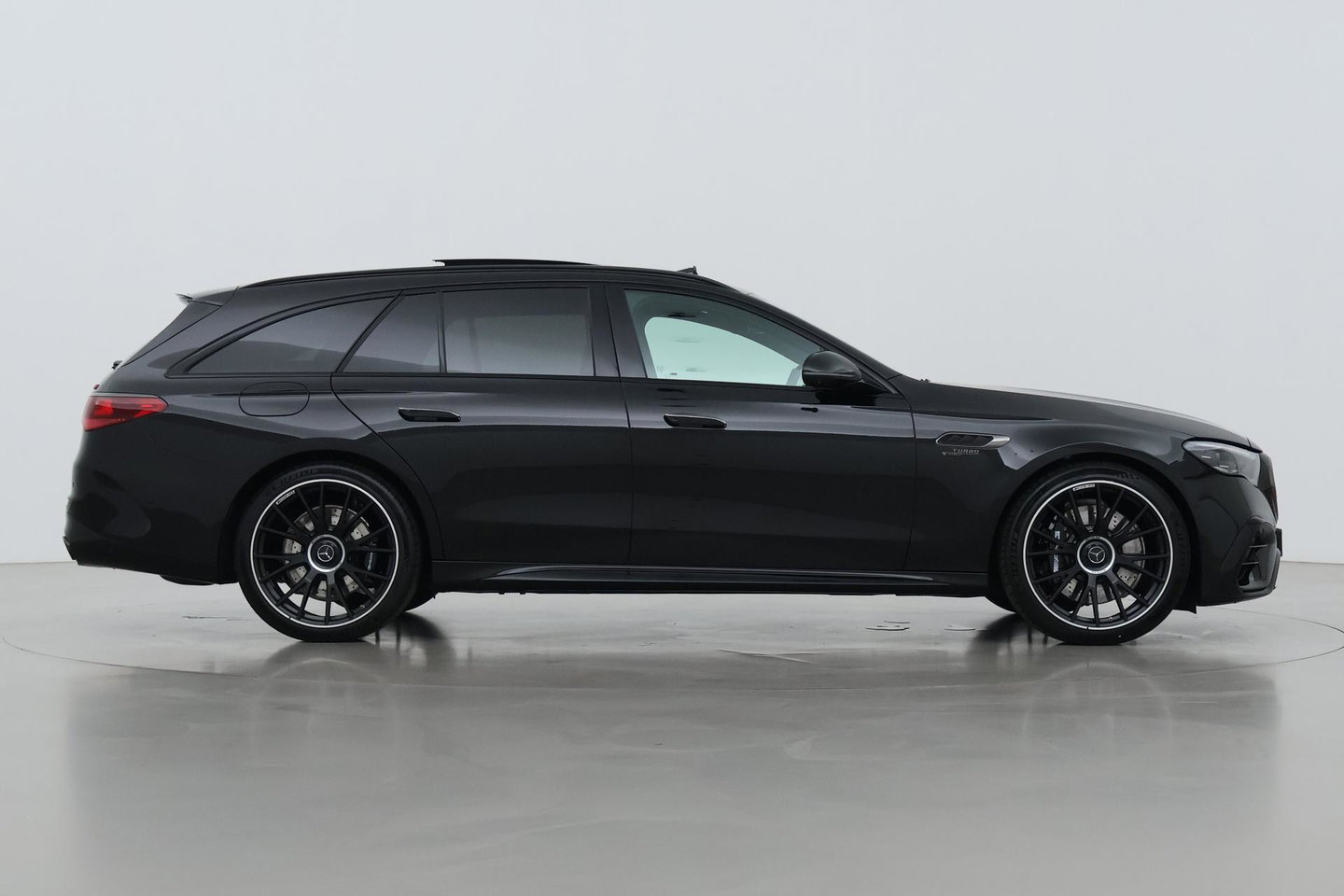 Mercedes-Benz E-Klasse 53 AMG 4MATIC+ | Nightpakket | Panoramadak | Burmester | Stoelverwarming+ventilatie | Head-Up | 21 Inch