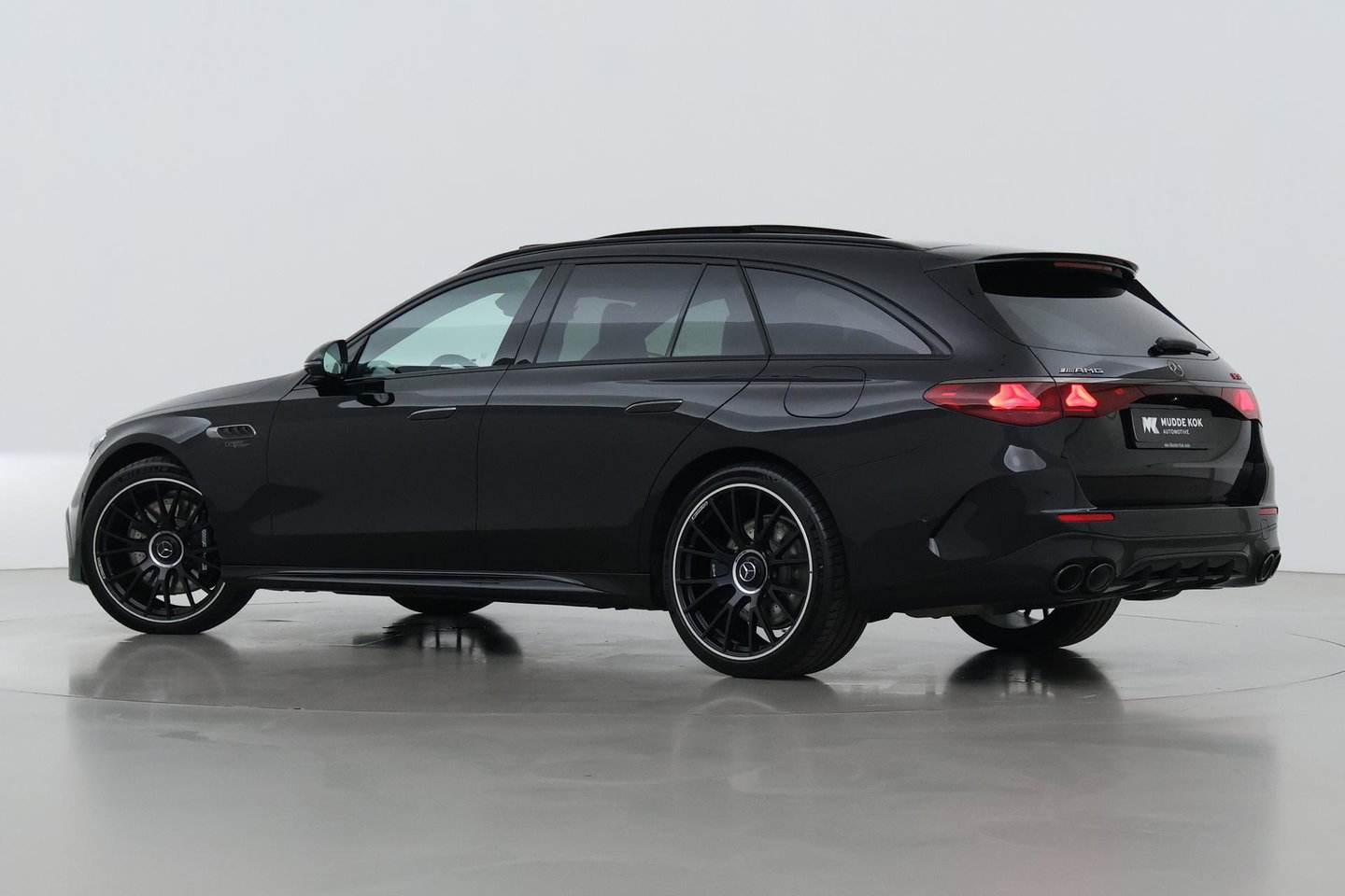 Mercedes-Benz E-Klasse 53 AMG 4MATIC+ | Nightpakket | Panoramadak | Burmester | Stoelverwarming+ventilatie | Head-Up | 21 Inch