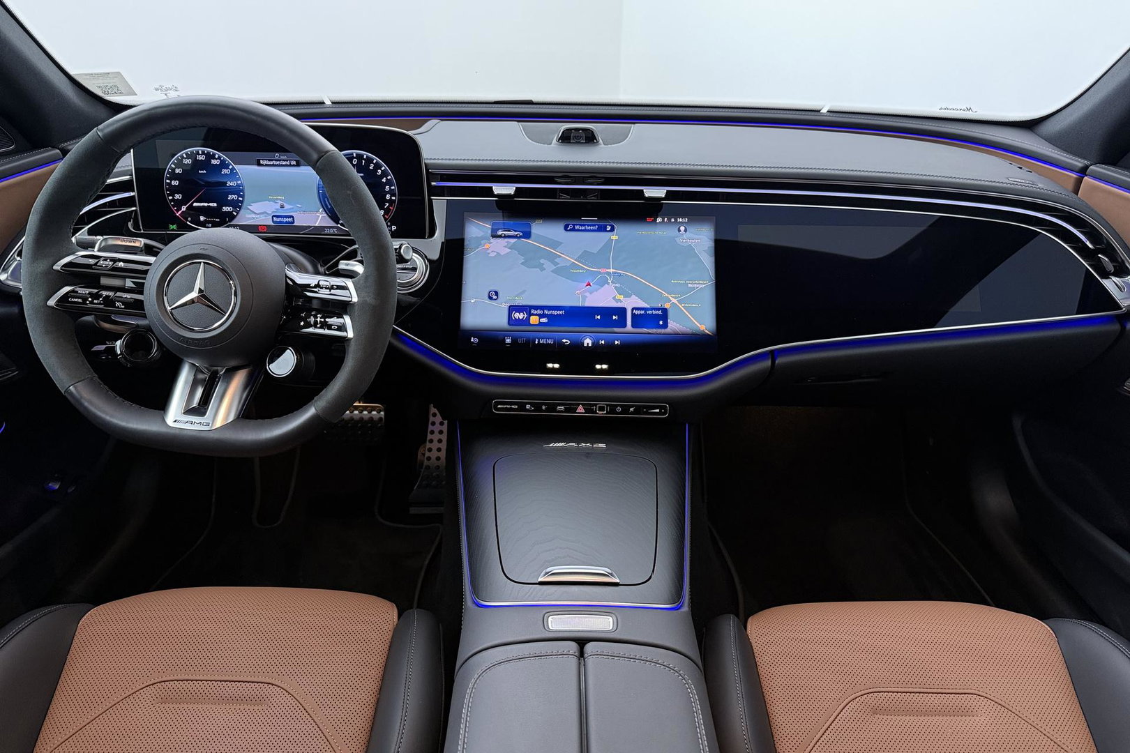 Mercedes-Benz E-Klasse 53 AMG 4MATIC+ | Nightpakket | Panoramadak | Burmester | Stoelverwarming+ventilatie | Head-Up | 21 Inch