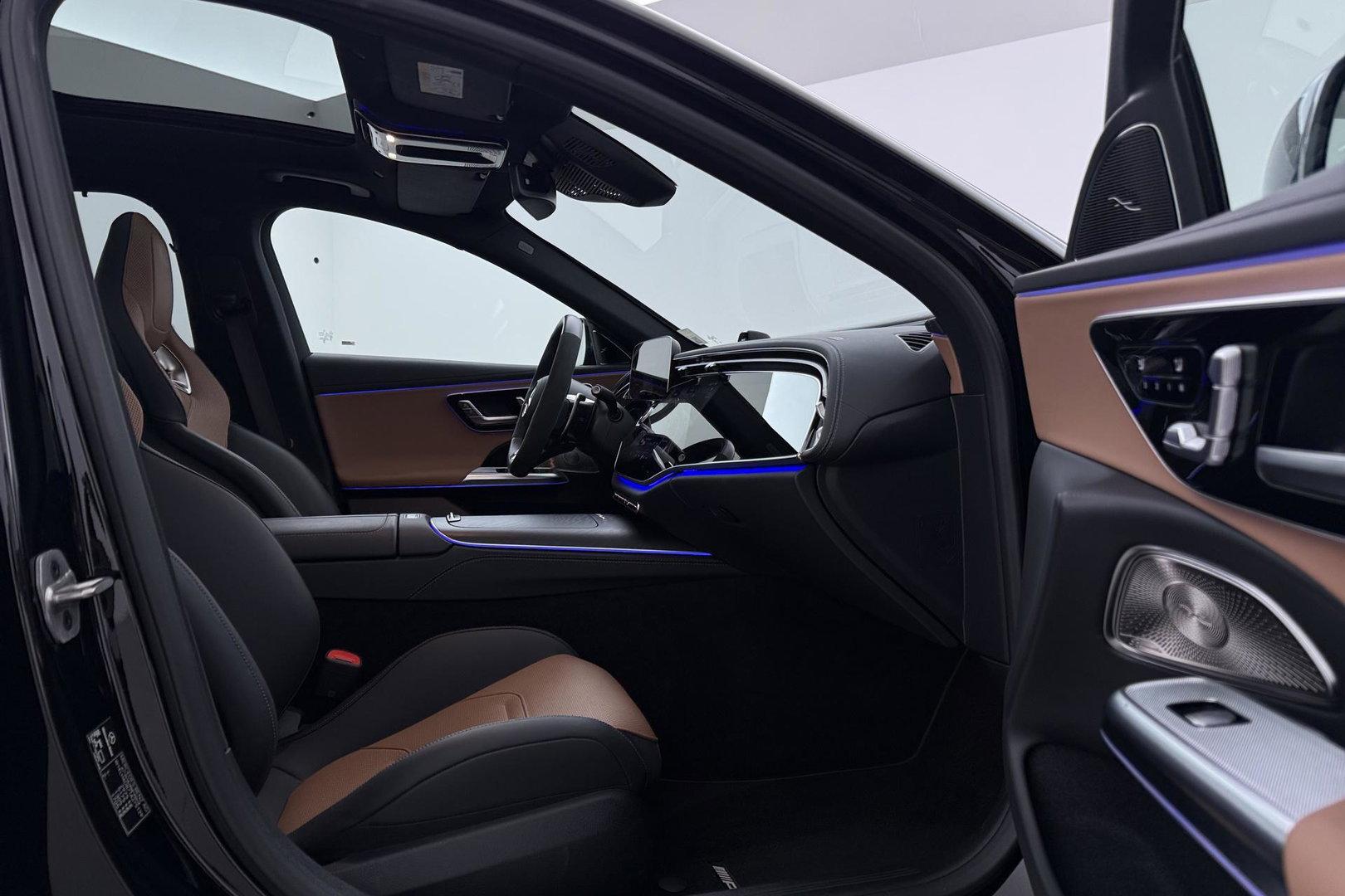 Mercedes-Benz E-Klasse 53 AMG 4MATIC+ | Nightpakket | Panoramadak | Burmester | Stoelverwarming+ventilatie | Head-Up | 21 Inch