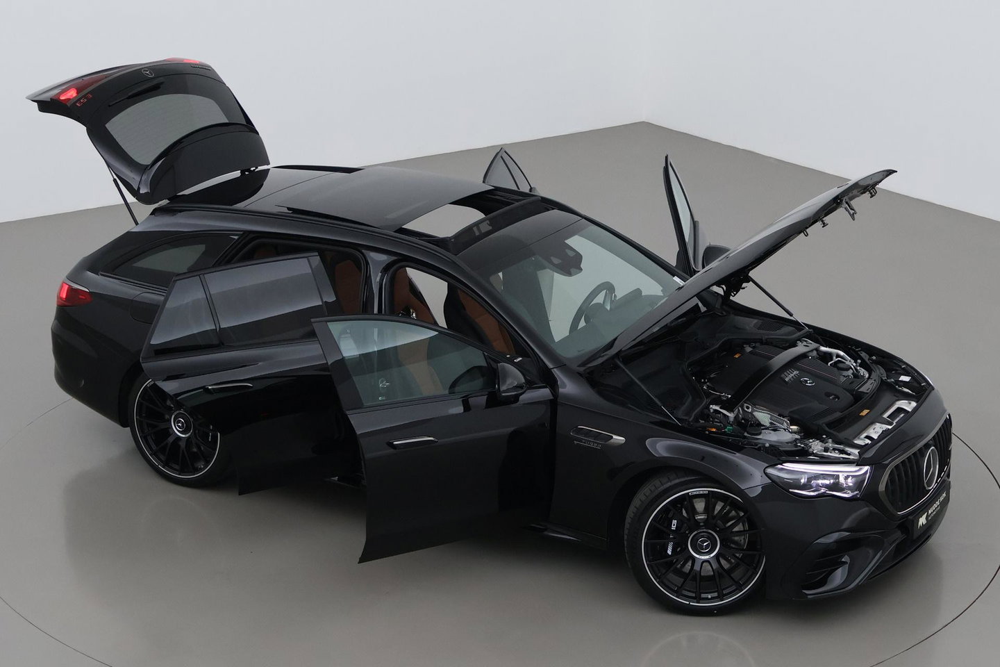 Mercedes-Benz E-Klasse 53 AMG 4MATIC+ | Nightpakket | Panoramadak | Burmester | Stoelverwarming+ventilatie | Head-Up | 21 Inch