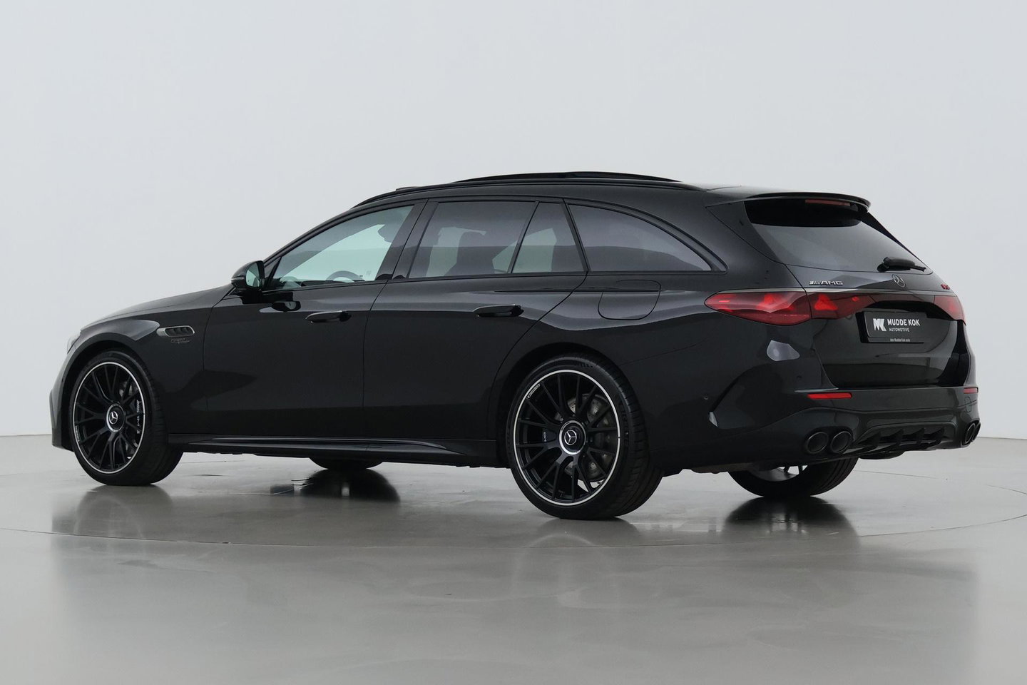 Mercedes-Benz E-Klasse 53 AMG 4MATIC+ | Nightpakket | Panoramadak | Burmester | Stoelverwarming+ventilatie | Head-Up | 21 Inch