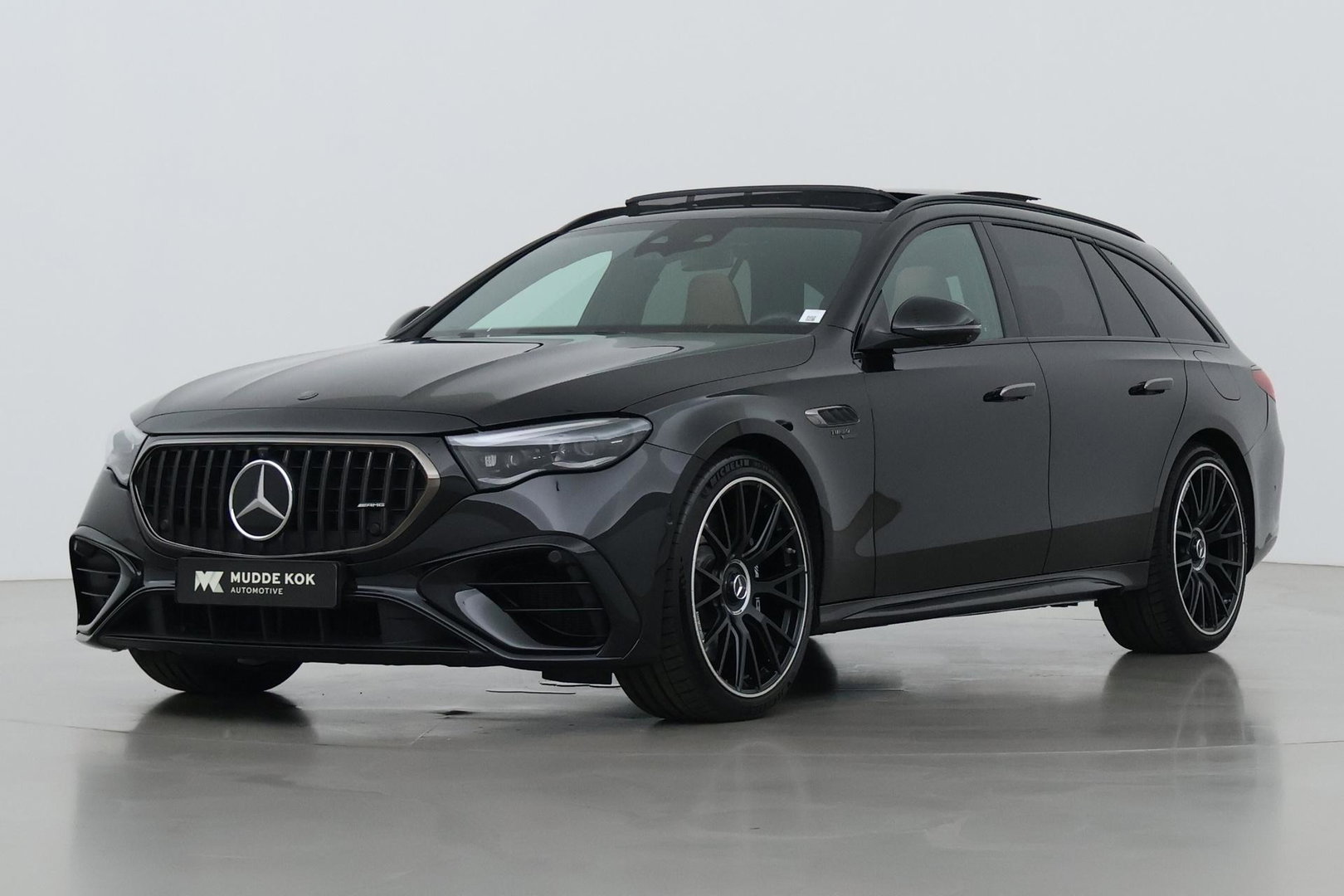 Mercedes-Benz E-Klasse 53 AMG 4MATIC+ | Nightpakket | Panoramadak | Burmester | Stoelverwarming+ventilatie | Head-Up | 21 Inch