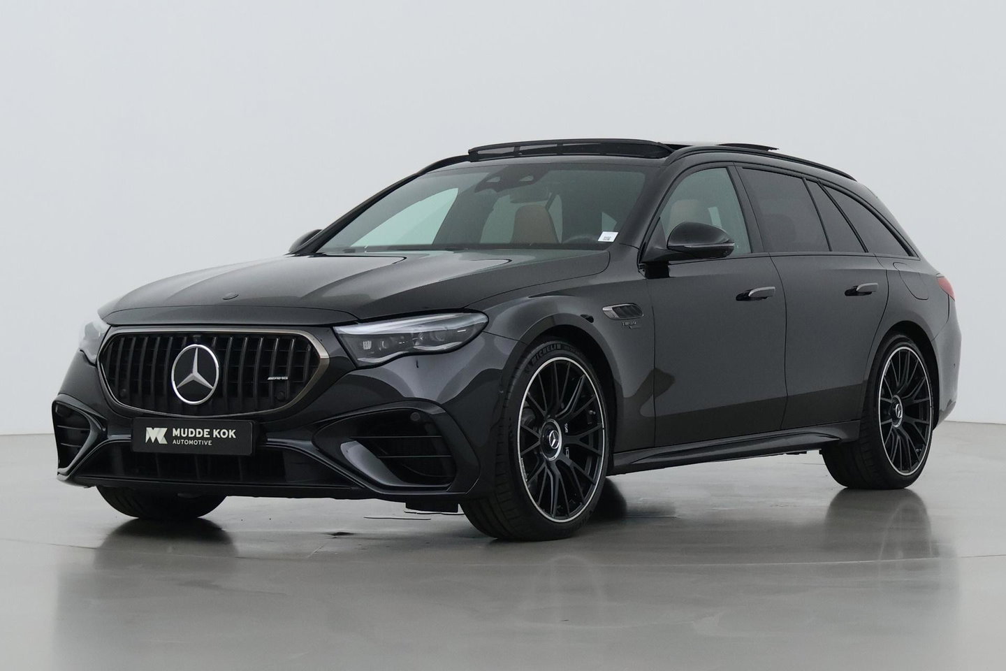 Mercedes-Benz E-Klasse 53 AMG 4MATIC+ | Nightpakket | Panoramadak | Burmester | Stoelverwarming+ventilatie | Head-Up | 21 Inch
