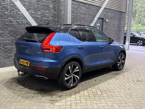 Volvo XC40 T5 Twin Engine R-Design | ACC | Trekhaak | BLIS | Stoelverwarming | Camera | Getint glas | 20 Inch