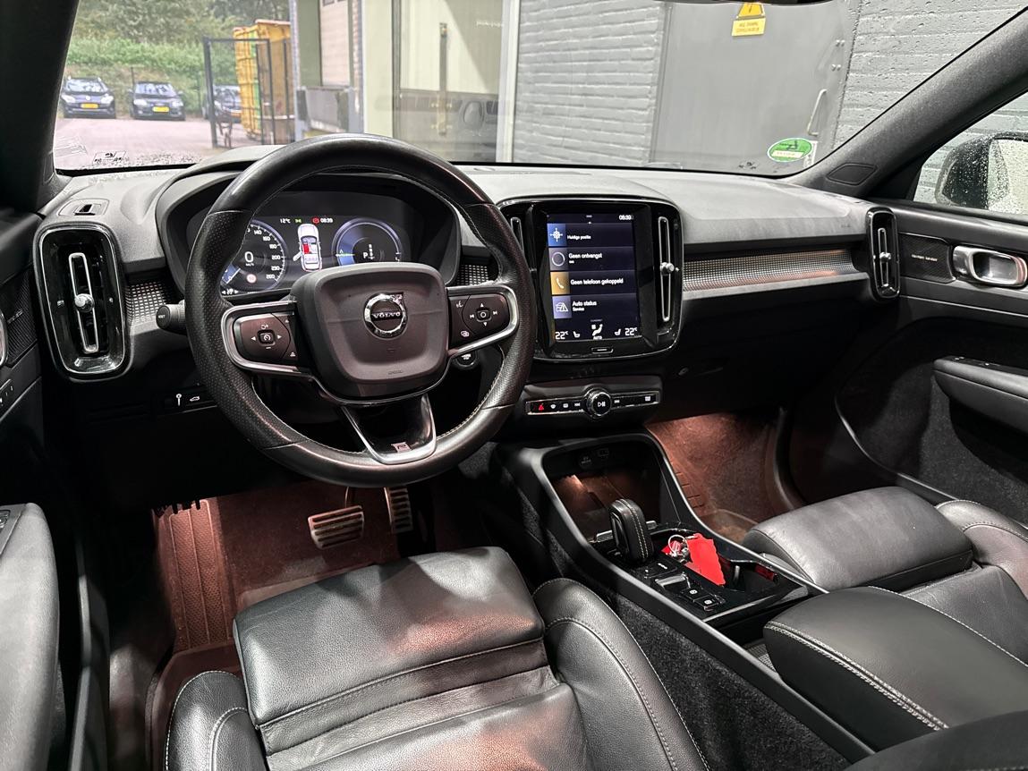 Volvo XC40 T5 Twin Engine R-Design | Harman/Kardon | Panoramadak | BLIS | Camera | Stoel+Stuurverwarming | Keyless | ACC | 19 Inch