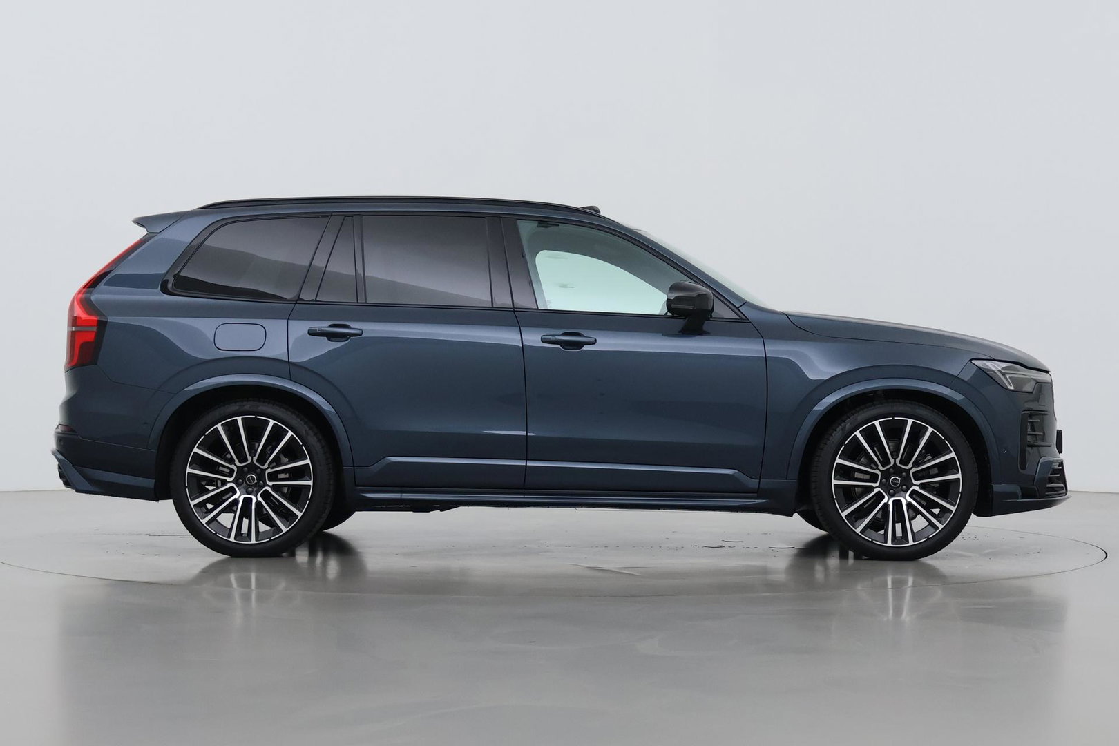 Volvo XC90 T8 Ultra Black Edition | HEICO | Luchtvering | B&W | Stoelventilatie | 22 inch | Pilot Assist