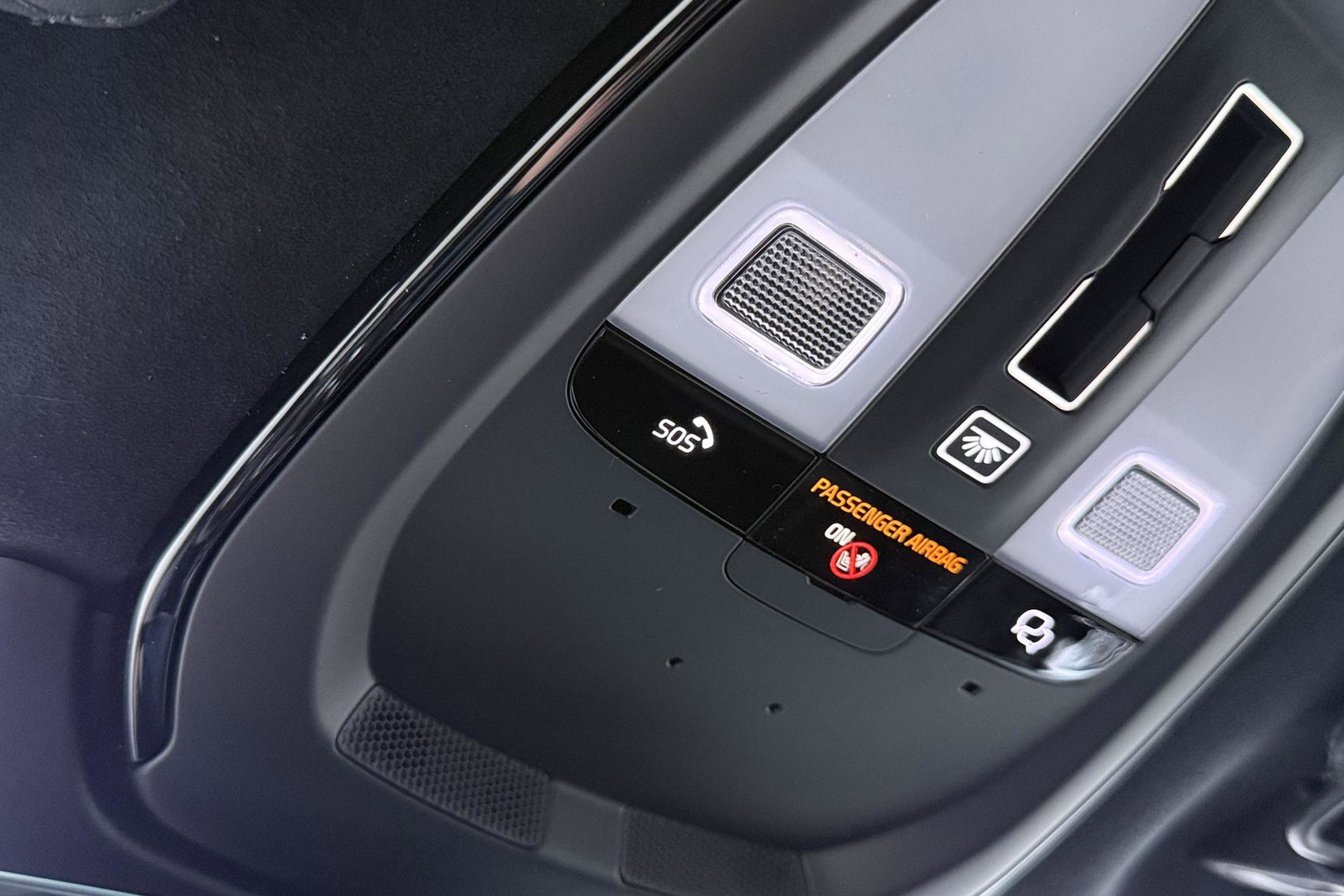 Volvo XC90 T8 Ultra Black Edition | HEICO | Luchtvering | B&W | Stoelventilatie | 22 inch | Pilot Assist