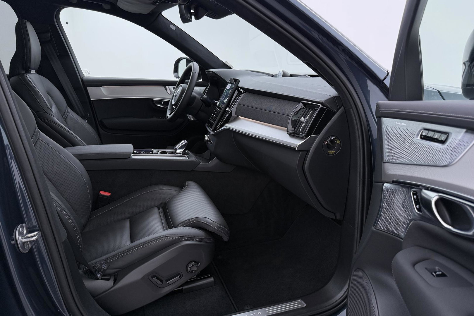 Volvo XC90 T8 Ultra Black Edition | HEICO | Luchtvering | B&W | Stoelventilatie | 22 inch | Pilot Assist