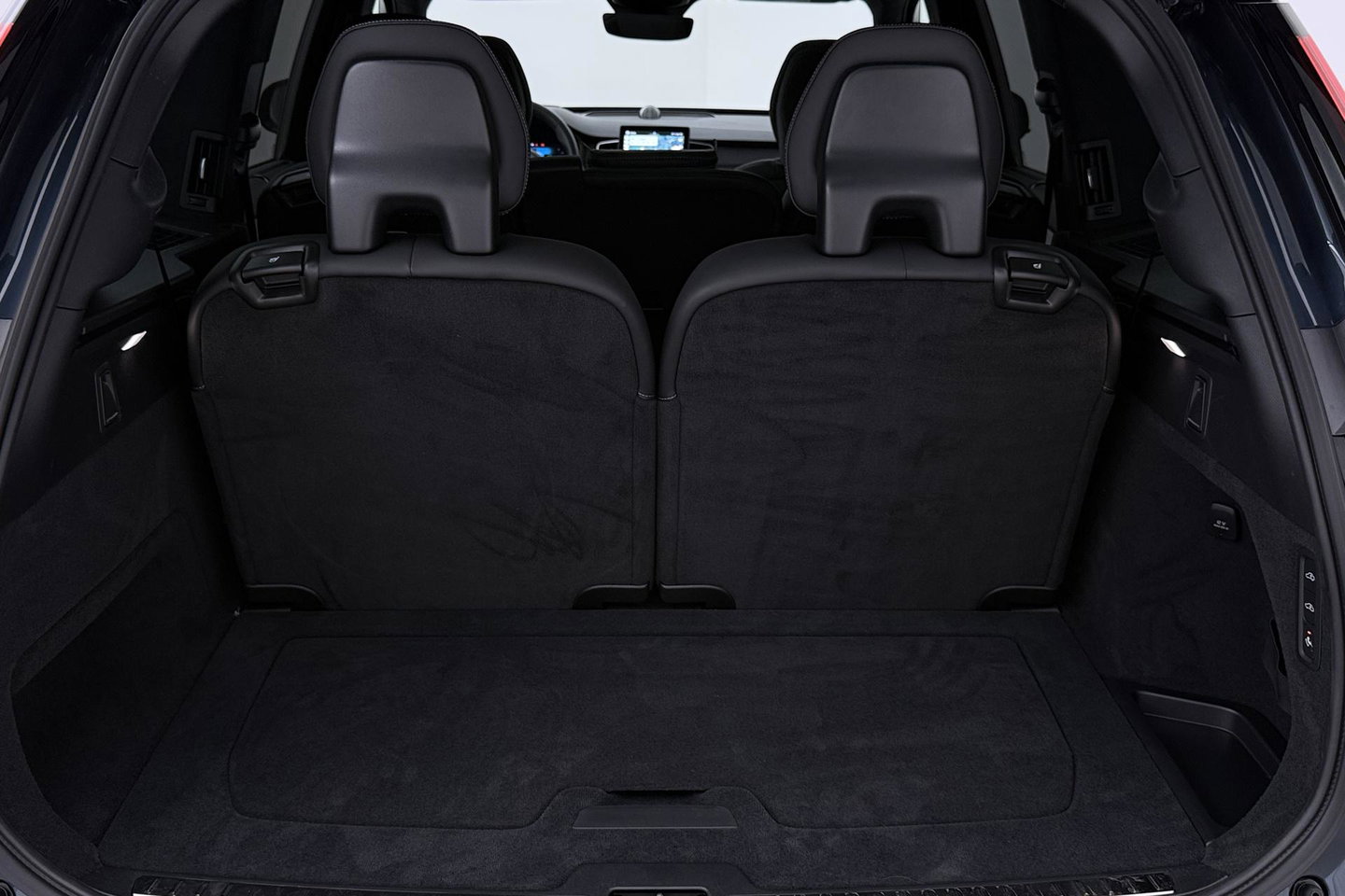 Volvo XC90 T8 Ultra Black Edition | HEICO | Luchtvering | B&W | Stoelventilatie | 22 inch | Pilot Assist