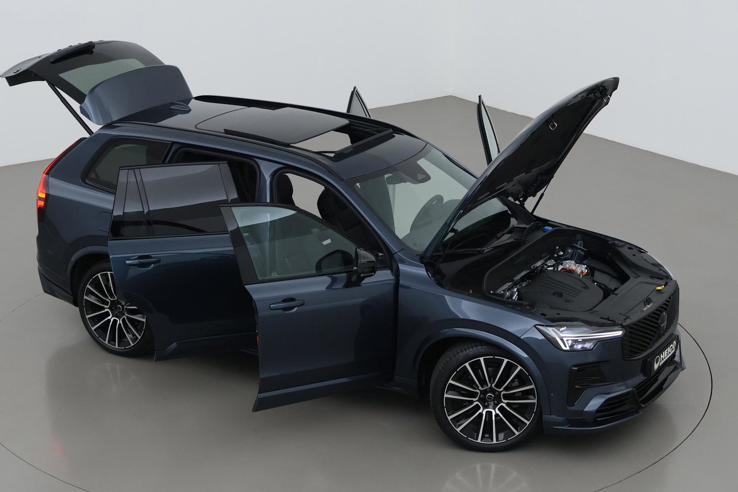 Volvo XC90 T8 Ultra Black Edition | HEICO | Luchtvering | B&W | Stoelventilatie | 22 inch | Pilot Assist
