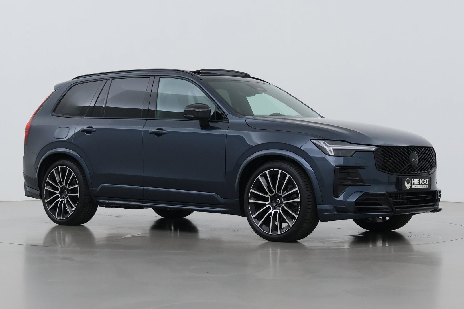 Volvo XC90 T8 Ultra Black Edition | HEICO | Luchtvering | B&W | Stoelventilatie | 22 inch | Pilot Assist