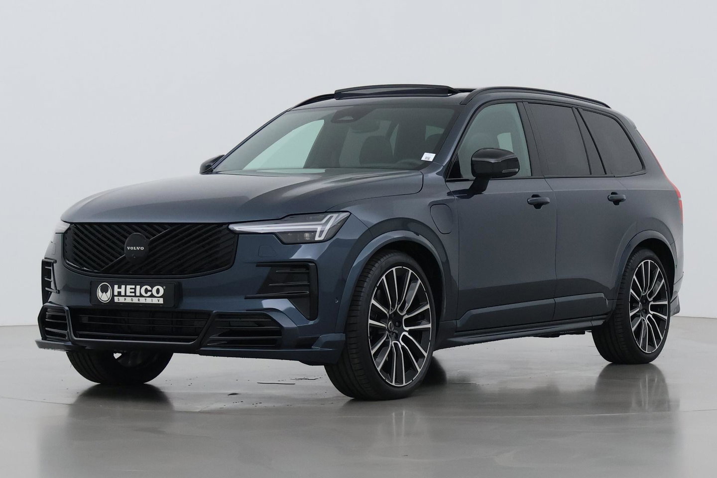 Volvo XC90 T8 Ultra Black Edition | HEICO | Luchtvering | B&W | Stoelventilatie | 22 inch | Pilot Assist