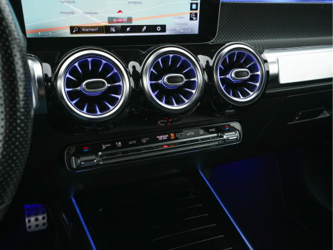 Mercedes-Benz GLB 180 d Premium Plus (INCL. BTW) *AUT | TOWBAR | LEATHER-MICROFIBRE | FULL-LED | AMBIENTLIGHT | WIDE-COCKPIT | HEATED-SPORTSEATS | KEYLESS | NAVI-FULLMAP | ECC | SHIFTPADDLES | PDC | CRUISE | 190''ALU*