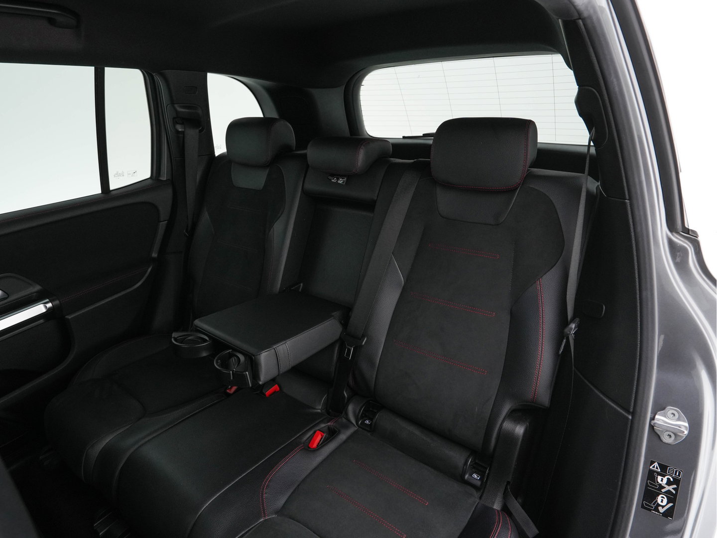 Mercedes-Benz GLB 180 d Premium Plus (INCL. BTW) *AUT | TOWBAR | LEATHER-MICROFIBRE | FULL-LED | AMBIENTLIGHT | WIDE-COCKPIT | HEATED-SPORTSEATS | KEYLESS | NAVI-FULLMAP | ECC | SHIFTPADDLES | PDC | CRUISE | 190''ALU*