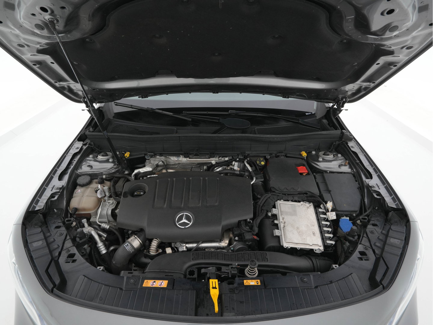 Mercedes-Benz GLB 180 d Premium Plus (INCL. BTW) *AUT | TOWBAR | LEATHER-MICROFIBRE | FULL-LED | AMBIENTLIGHT | WIDE-COCKPIT | HEATED-SPORTSEATS | KEYLESS | NAVI-FULLMAP | ECC | SHIFTPADDLES | PDC | CRUISE | 190''ALU*