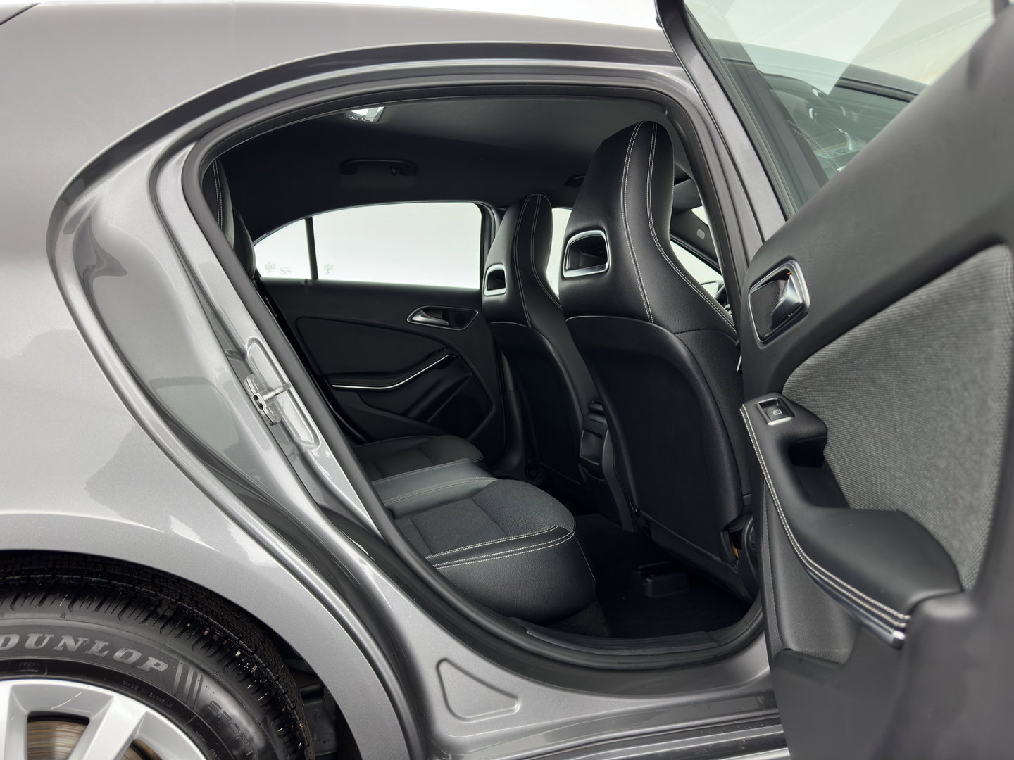 Mercedes-Benz A-Klasse 180 d Lease Edition Plus *LEATHER-FABRIC | NAVI-FULLMAP | CLIMA | COMFORTSEATS | CRUISE | KEYLESS | TOWBAR | 16''ALU*