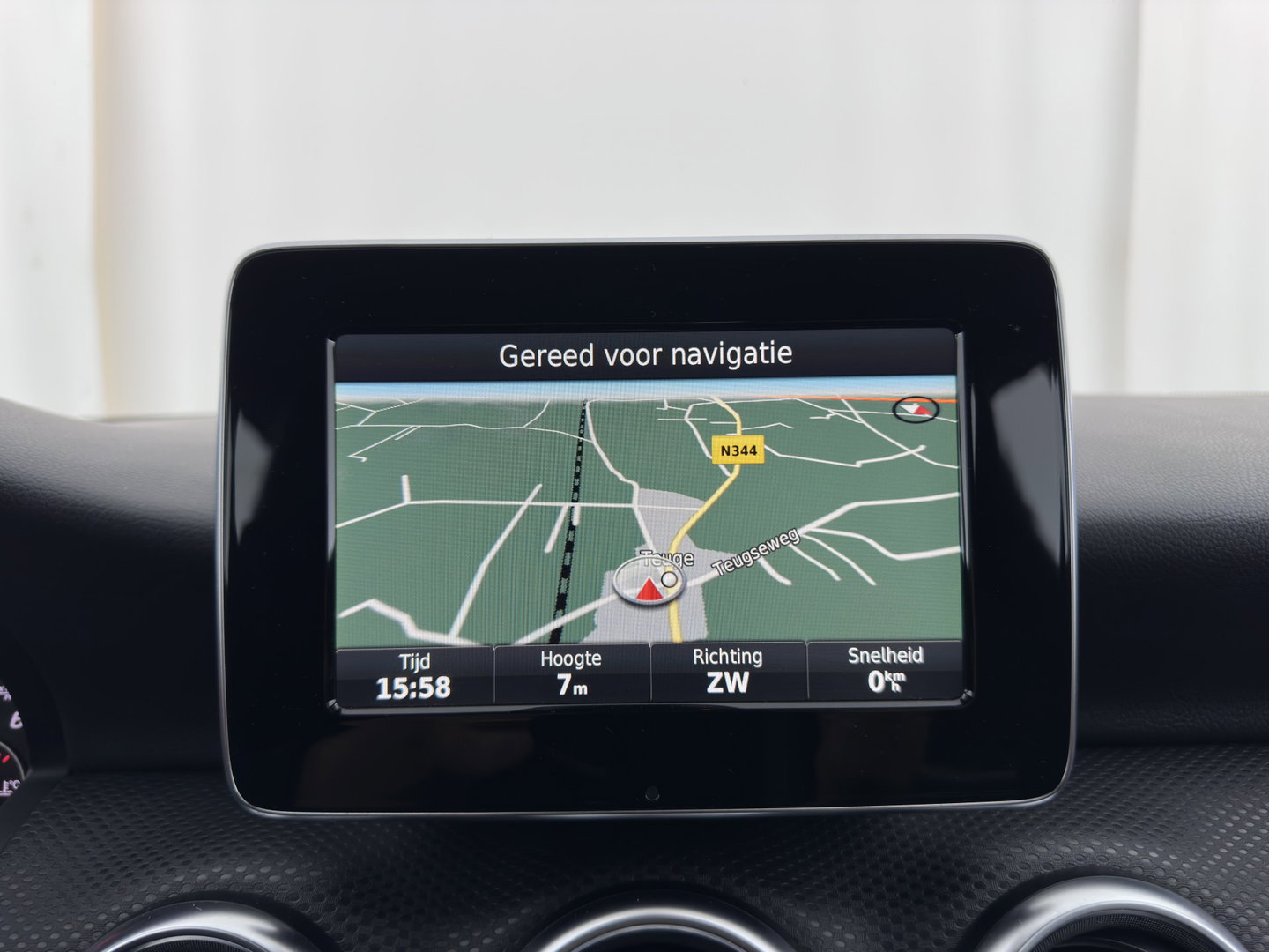 Mercedes-Benz A-Klasse 180 d Lease Edition Plus *LEATHER-FABRIC | NAVI-FULLMAP | CLIMA | COMFORTSEATS | CRUISE | KEYLESS | TOWBAR | 16''ALU*