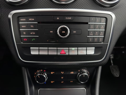 Mercedes-Benz A-Klasse 180 d Lease Edition Plus *LEATHER-FABRIC | NAVI-FULLMAP | CLIMA | COMFORTSEATS | CRUISE | KEYLESS | TOWBAR | 16''ALU*
