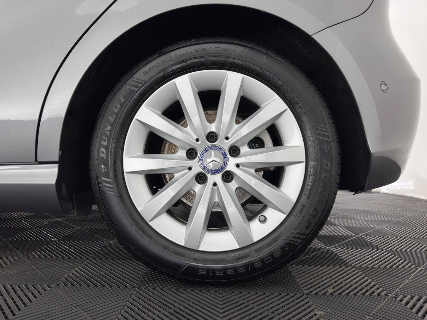 Mercedes-Benz A-Klasse 180 d Lease Edition Plus *LEATHER-FABRIC | NAVI-FULLMAP | CLIMA | COMFORTSEATS | CRUISE | KEYLESS | TOWBAR | 16''ALU*