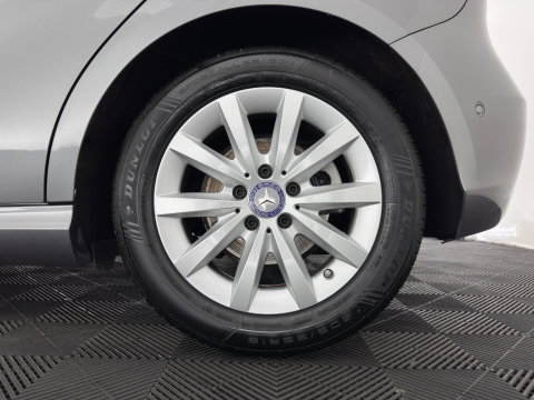 Mercedes-Benz A-Klasse 180 d Lease Edition Plus *LEATHER-FABRIC | NAVI-FULLMAP | CLIMA | COMFORTSEATS | CRUISE | KEYLESS | TOWBAR | 16''ALU*