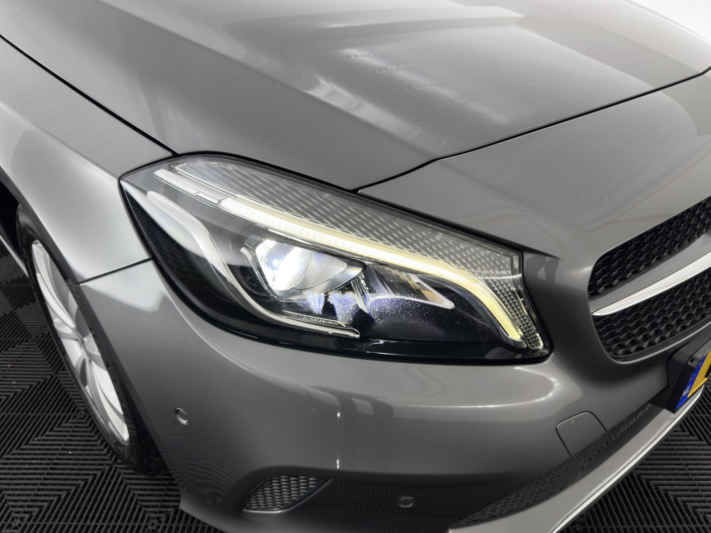 Mercedes-Benz A-Klasse 180 d Lease Edition Plus *LEATHER-FABRIC | NAVI-FULLMAP | CLIMA | COMFORTSEATS | CRUISE | KEYLESS | TOWBAR | 16''ALU*