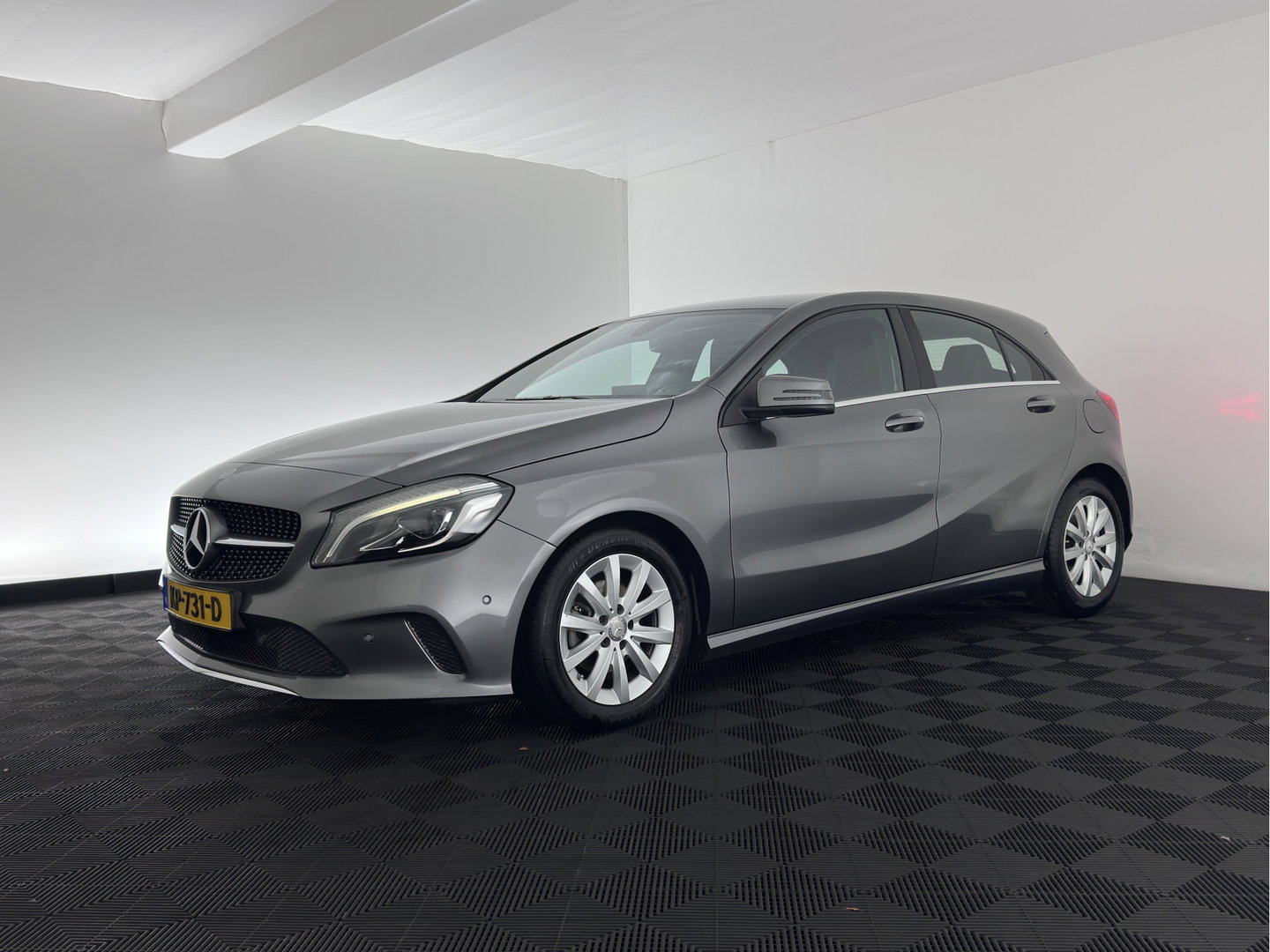 Mercedes-Benz A-Klasse 180 d Lease Edition Plus *LEATHER-FABRIC | NAVI-FULLMAP | CLIMA | COMFORTSEATS | CRUISE | KEYLESS | TOWBAR | 16''ALU*