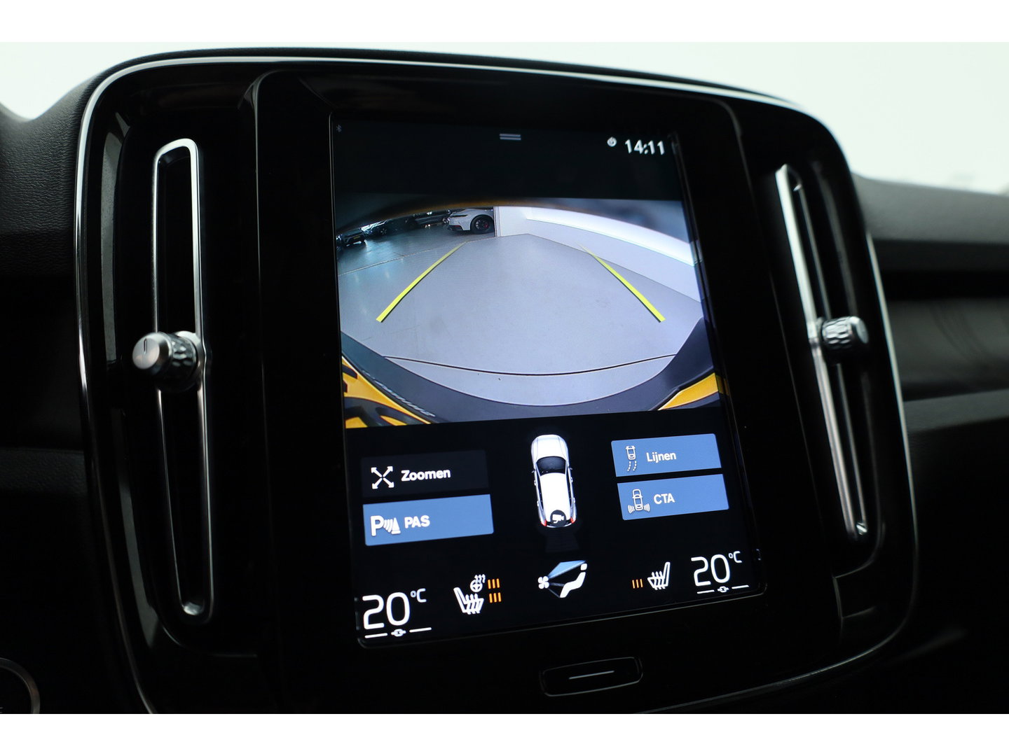 Volvo XC40 1.5 T5 Plug-in hybrid Plus Bright | Leer | ACC | Blis | 20' | H&K Audio | Memory stoelen | Achteruitrijcamera |