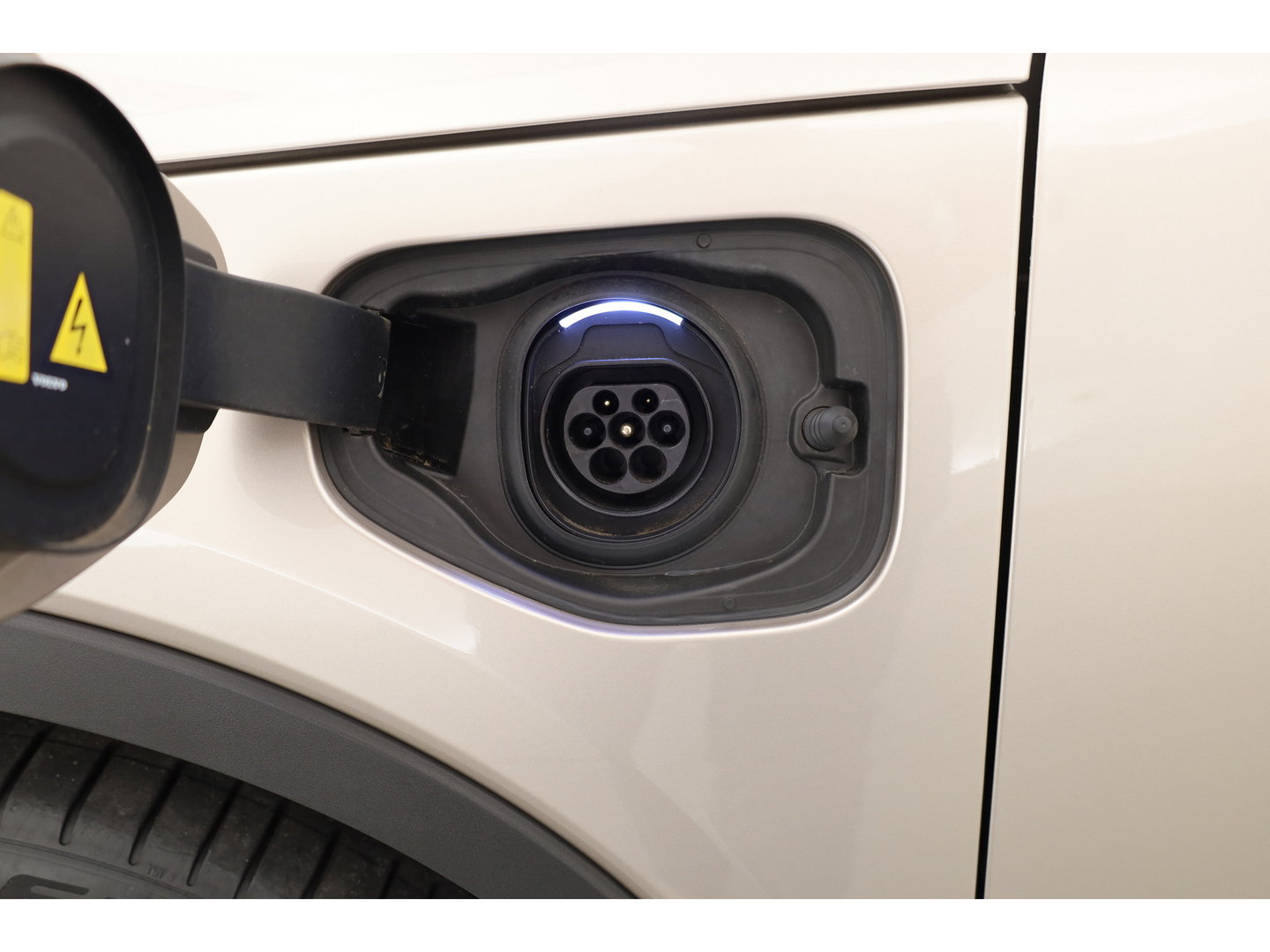 Volvo XC40 1.5 T5 Plug-in hybrid Plus Bright | Leer | ACC | Blis | 20' | H&K Audio | Memory stoelen | Achteruitrijcamera |