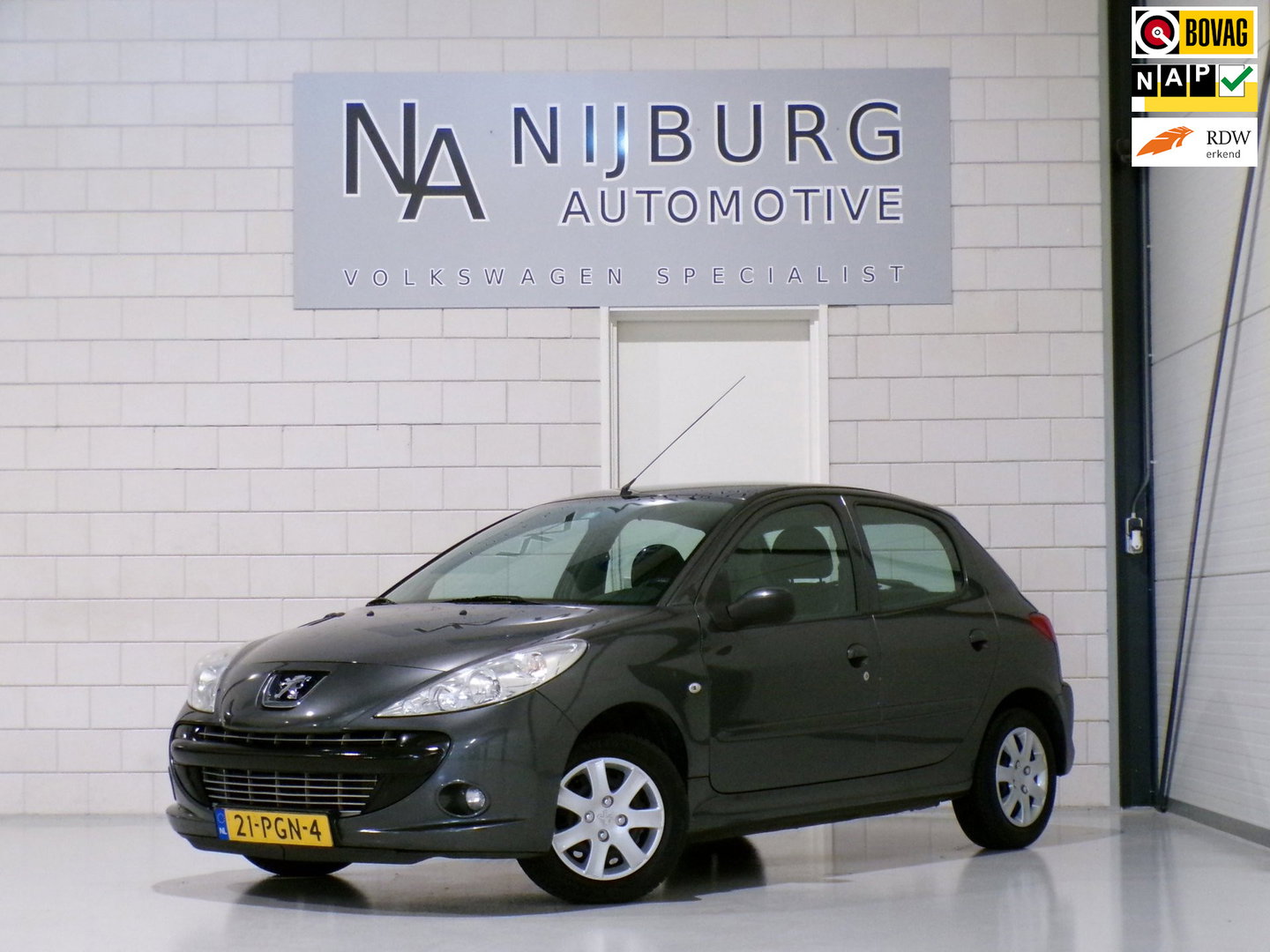 Peugeot 206+ 1.4 XS "Origineel NL!" Trekhaak Bluetooth Airco Garantie 4-seizoenen banden Nieuwe-APK ! Zeer nette & goede auto !