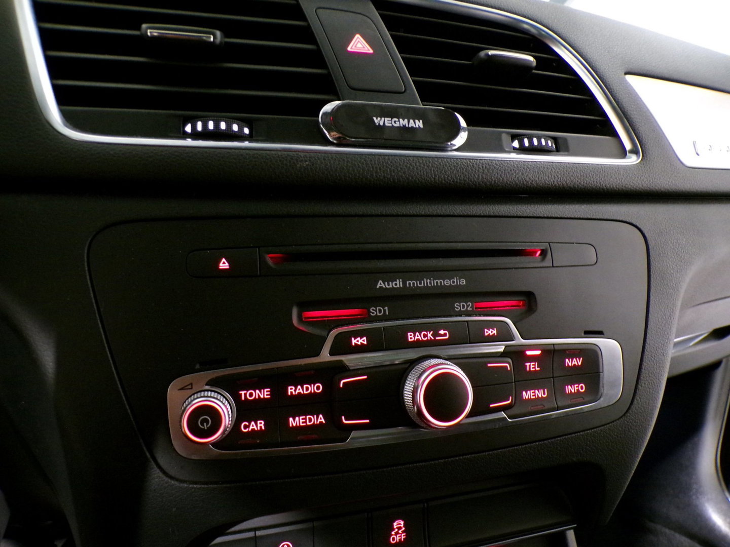 Audi Q3 2.0 TFSI Quattro S Line "Automaat" 2X S-Line Pano Stoelverwarming Xenon-LED 19"Velgen Navigatie Cruise-control Garantie