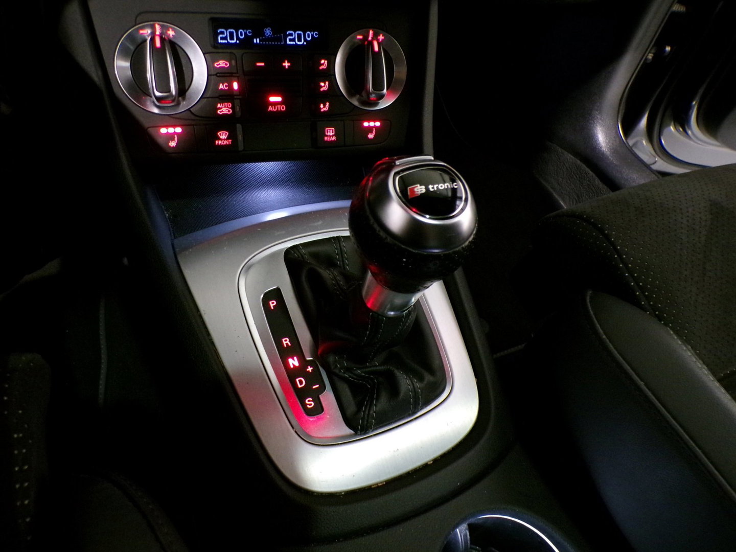 Audi Q3 2.0 TFSI Quattro S Line "Automaat" 2X S-Line Pano Stoelverwarming Xenon-LED 19"Velgen Navigatie Cruise-control Garantie