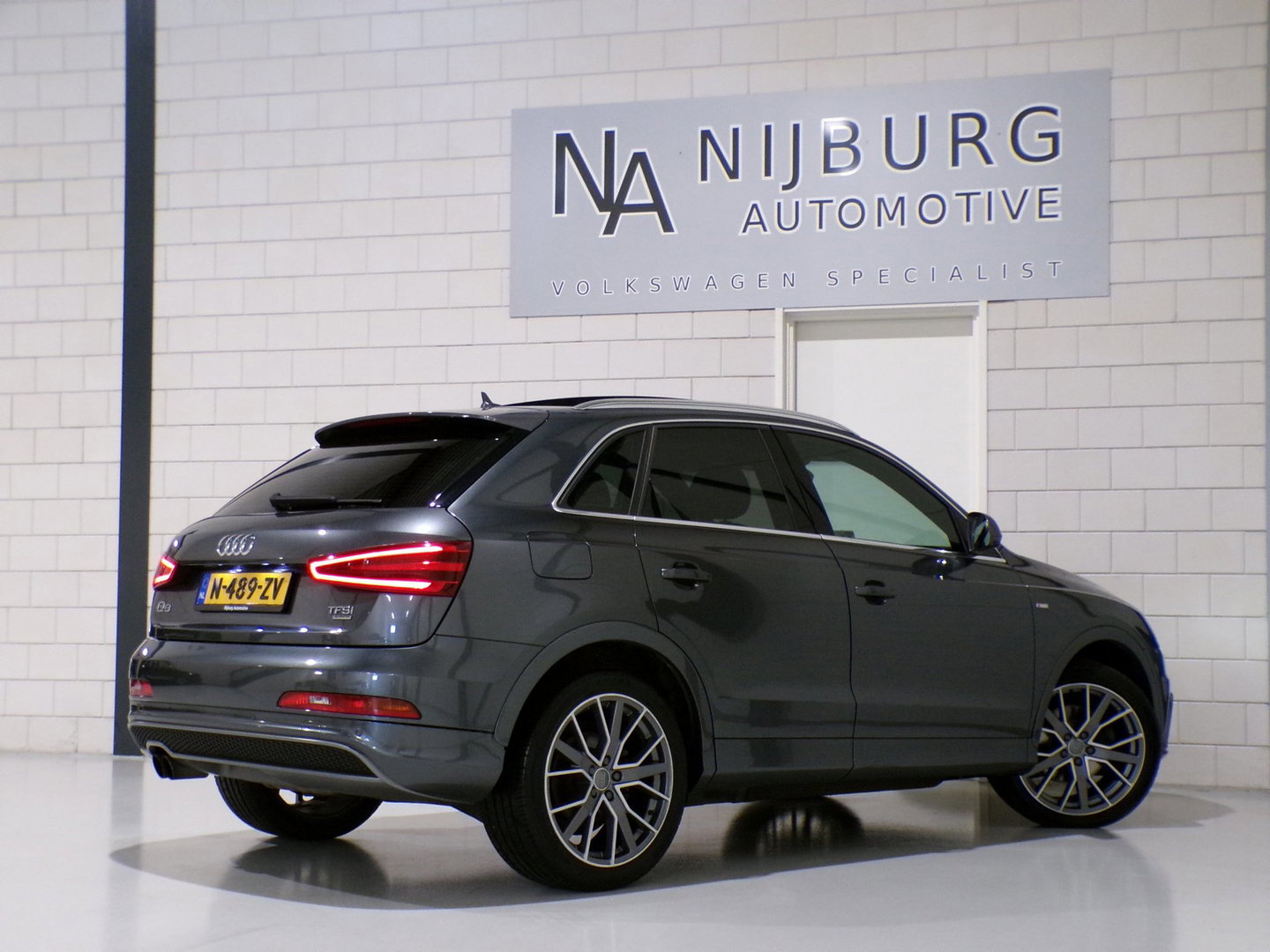 Audi Q3 2.0 TFSI Quattro S Line "Automaat" 2X S-Line Pano Stoelverwarming Xenon-LED 19"Velgen Navigatie Cruise-control Garantie