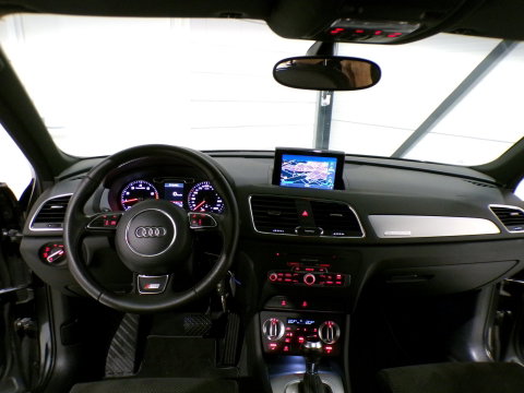 Audi Q3 2.0 TFSI Quattro S Line "Automaat" 2X S-Line Pano Stoelverwarming Xenon-LED 19"Velgen Navigatie Cruise-control Garantie