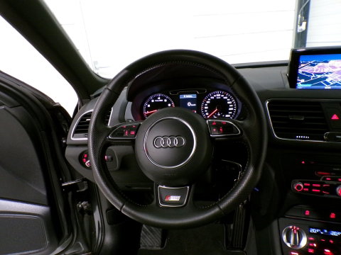 Audi Q3 2.0 TFSI Quattro S Line "Automaat" 2X S-Line Pano Stoelverwarming Xenon-LED 19"Velgen Navigatie Cruise-control Garantie