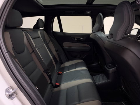 Volvo V60 2.0 T8 Twin Engine AWD R-Design Pano H/K 360° HUD Trekh.
