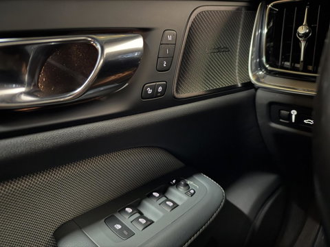 Volvo V60 2.0 T8 Twin Engine AWD R-Design Pano H/K 360° HUD Trekh.