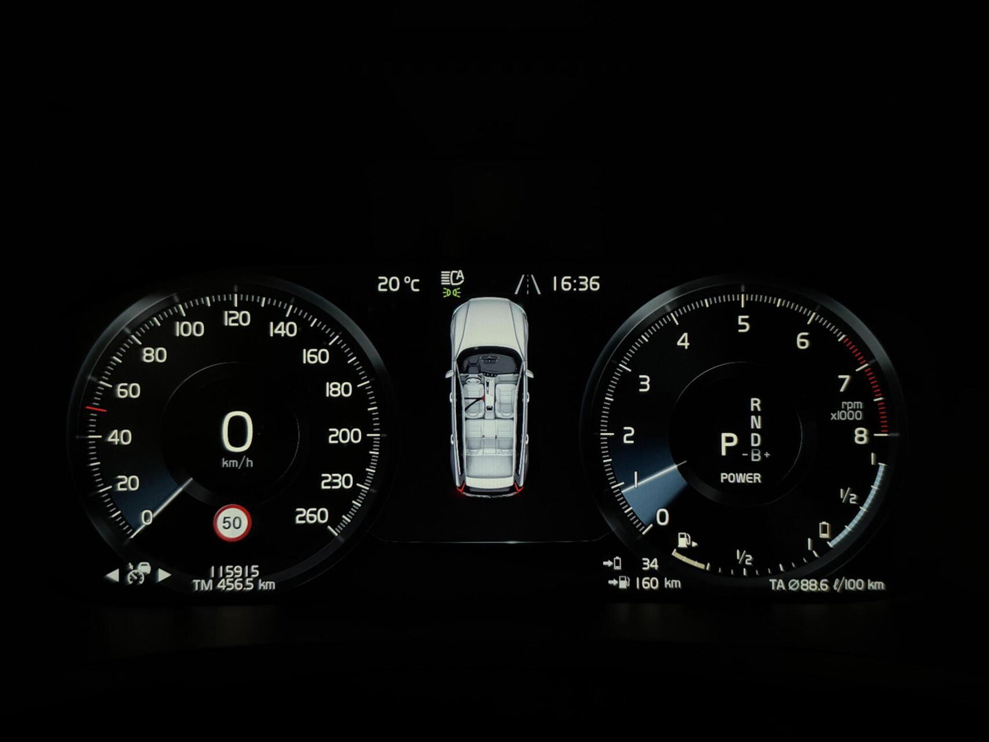 Volvo V60 2.0 T8 Twin Engine AWD R-Design Pano H/K 360° HUD Trekh.