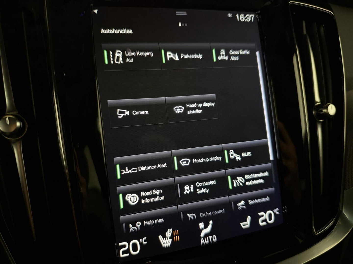 Volvo V60 2.0 T8 Twin Engine AWD R-Design Pano H/K 360° HUD Trekh.
