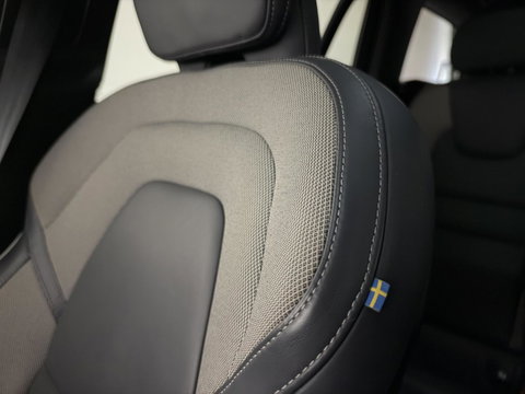Volvo V60 2.0 T8 Twin Engine AWD R-Design Pano H/K 360° HUD Trekh.