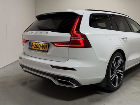 Volvo V60 2.0 T8 Twin Engine AWD R-Design Pano H/K 360° HUD Trekh.