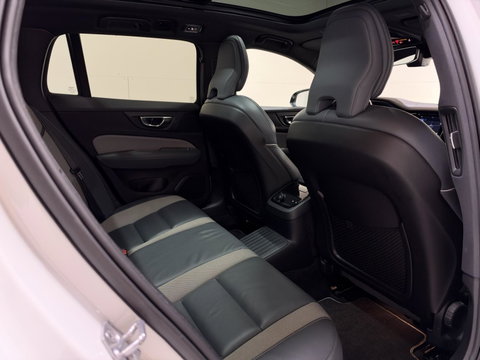 Volvo V60 2.0 T8 Twin Engine AWD R-Design Pano H/K 360° HUD Trekh.