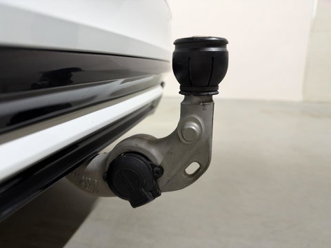 Volvo V60 2.0 T8 Twin Engine AWD R-Design Pano H/K 360° HUD Trekh.