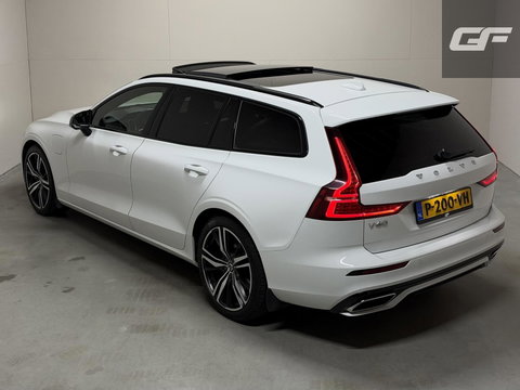 Volvo V60 2.0 T8 Twin Engine AWD R-Design Pano H/K 360° HUD Trekh.