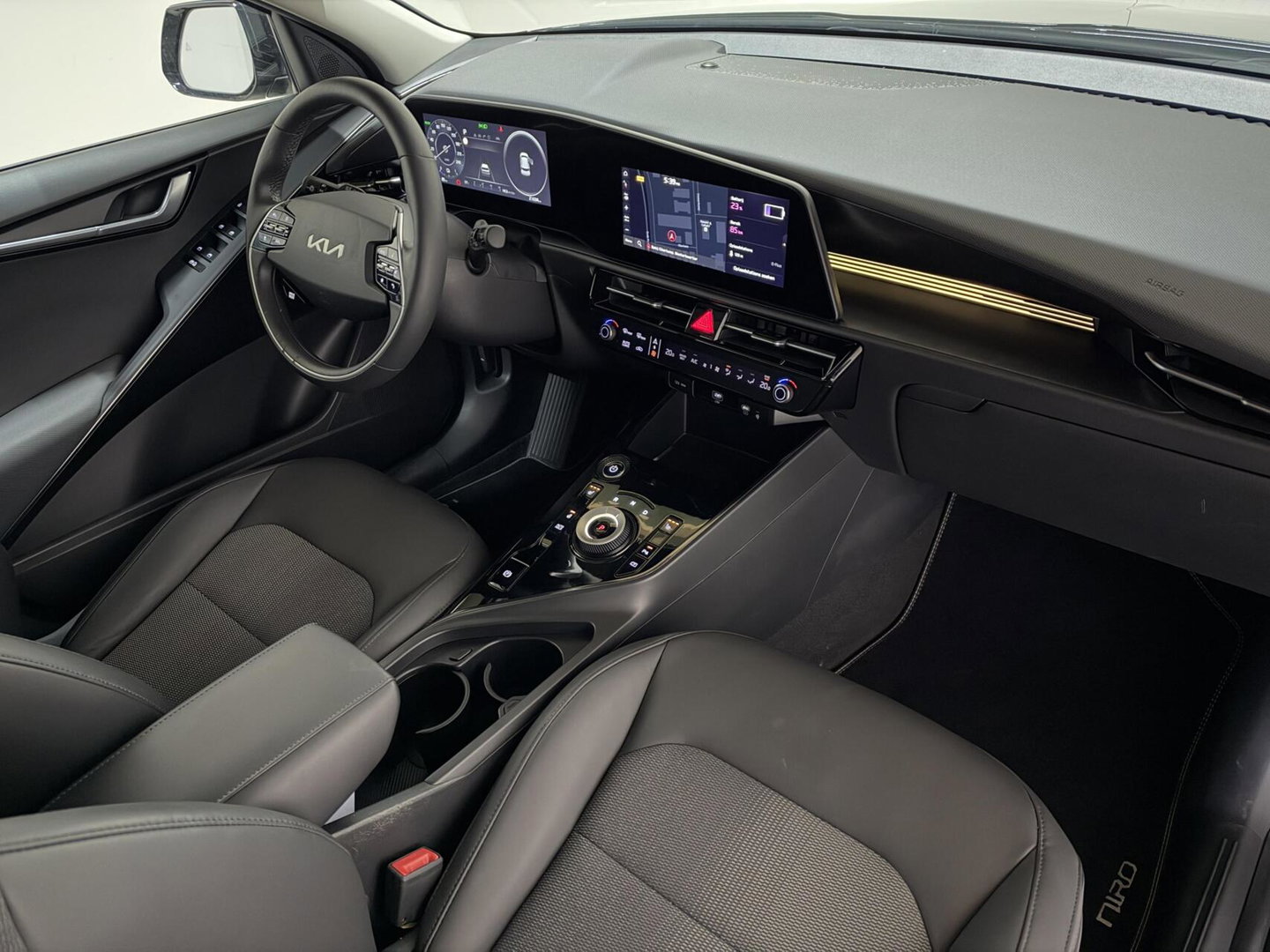 Kia Niro EV Edition 64.8 kWh Pano HUD Camera Carplay Stoel/Stuur verwarming